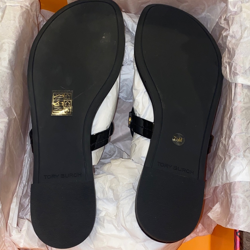 NEW Tory Burch Black Patent Logo Miller Thong Sandals - Picture 5 of 6